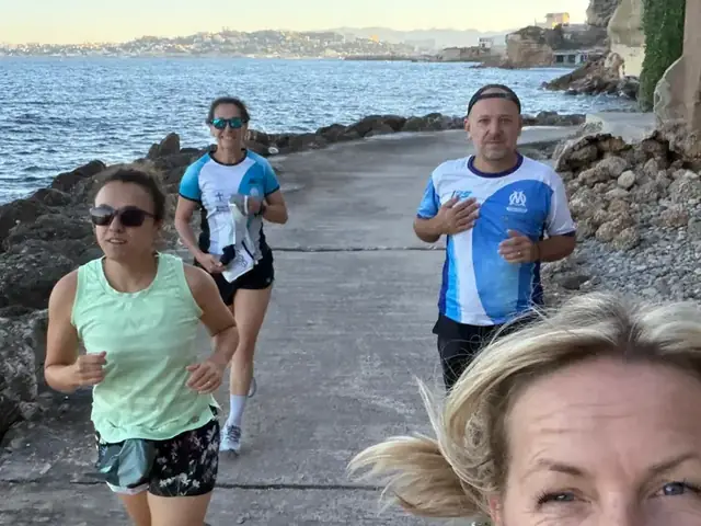 Groupe running loisir de l'OM Athlétisme au bord de mer